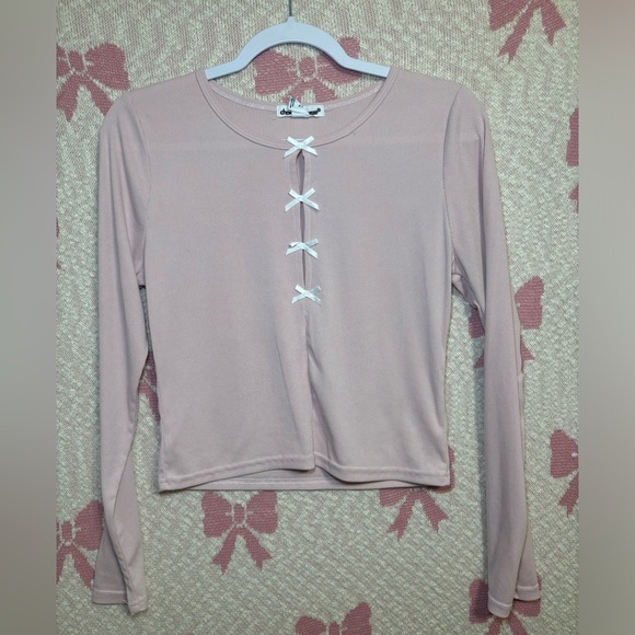 Pink top with white bows - Picture 1 of 3
